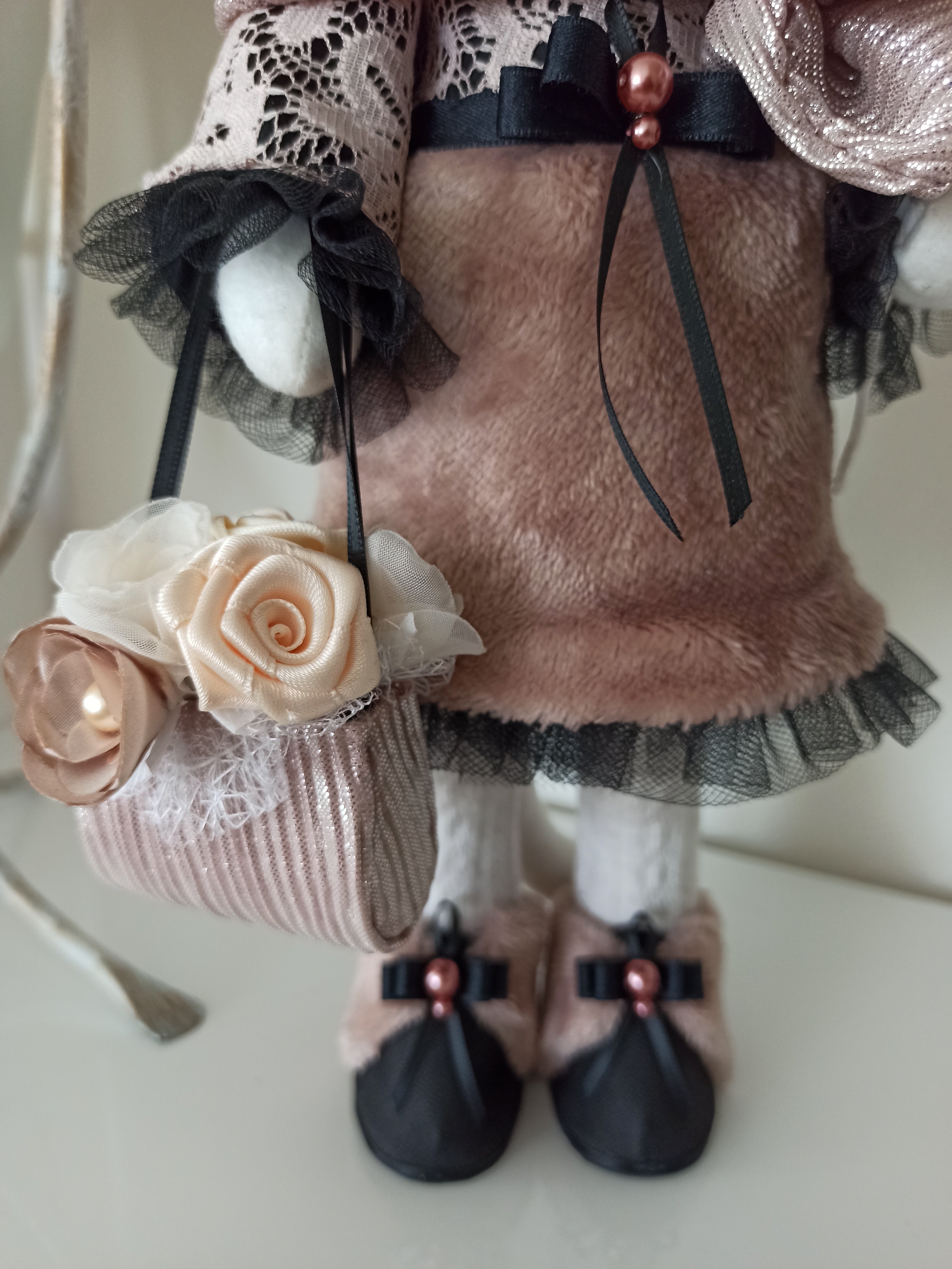 Nikaska Kočička Černo-Růžová – Ručně vyrobená panenka | 39 cm | Nika's Home