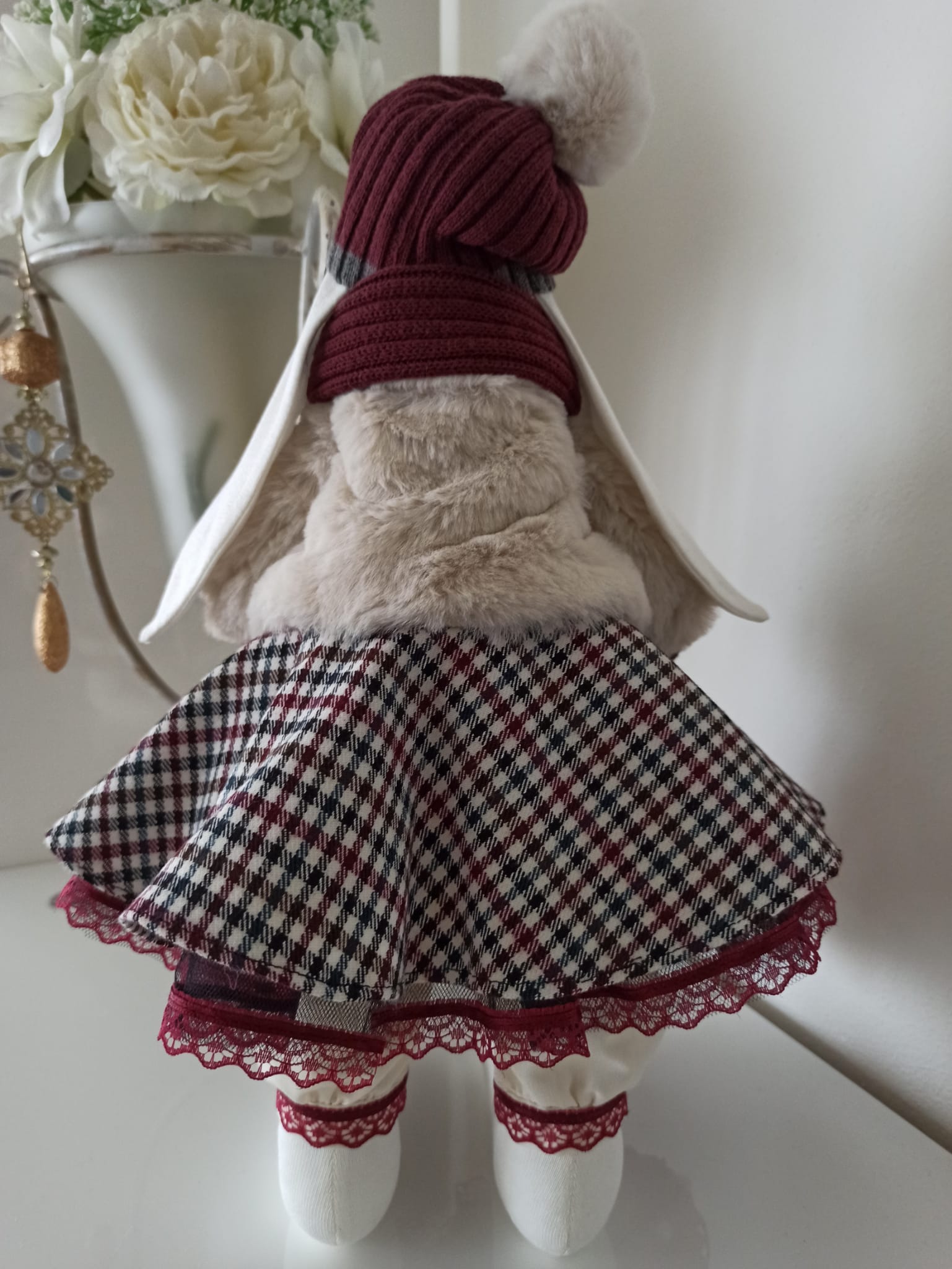 Nikaska Rabbit Bordo – Sada | Dekorativní Panenka 39 cm | Nika's Home