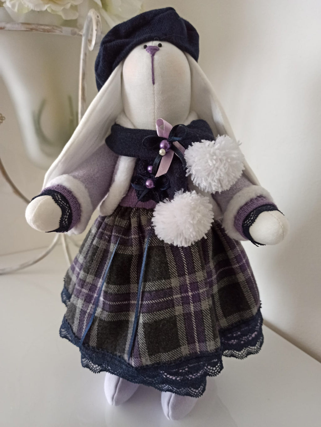 Nikaska Rabbit Purple – Sada | Fialová Dekorativní Panenka 35 cm | Nika's Home